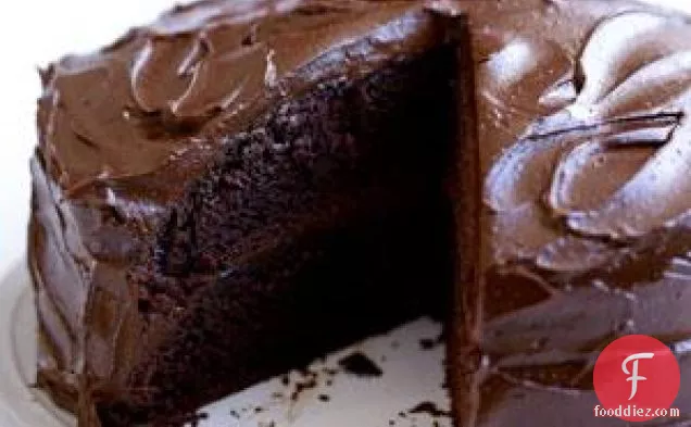 क्लासिक चॉकलेट लेयर केक रेसिपी