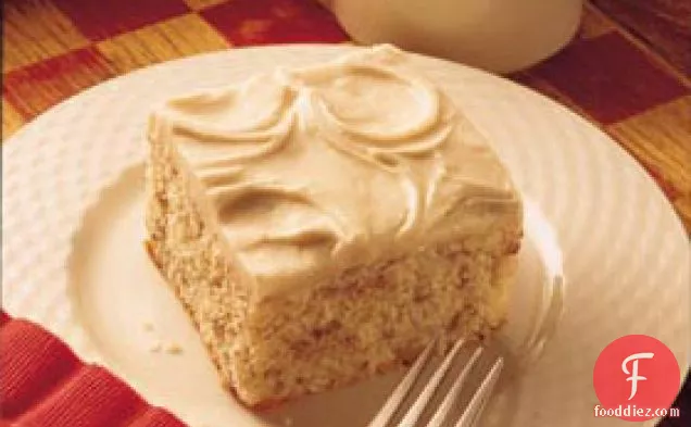 ब्राउन बटर फ्रॉस्टिंग के साथ आसान बटर केक