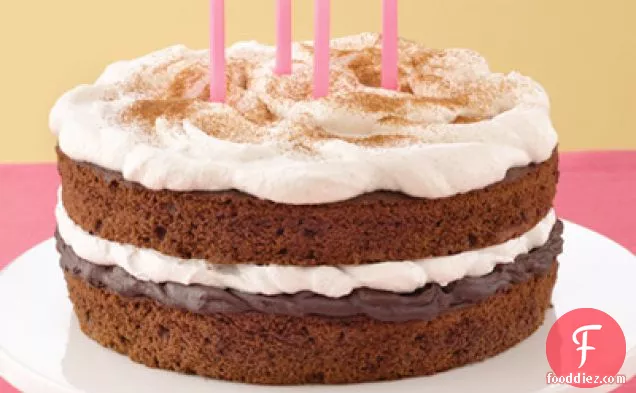 दालचीनी ठगना जन्मदिन का केक