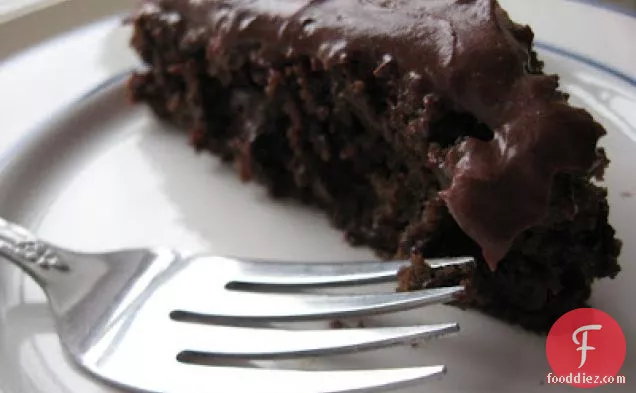 लस मुक्त, शाकाहारी चॉकलेट केक