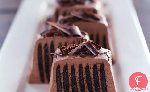 बिटरस्वीट चॉकलेट मूस रेफ्रिजरेटर केक