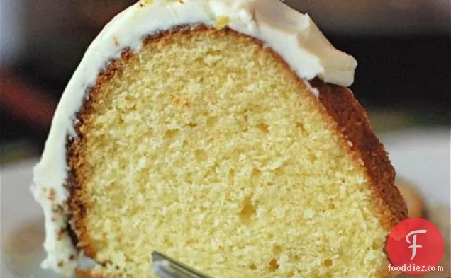 Eggnog Bundt Cake With Eggnog Buttercream
