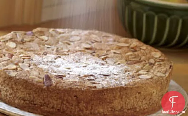 ब्राउन-बटर बादाम केक