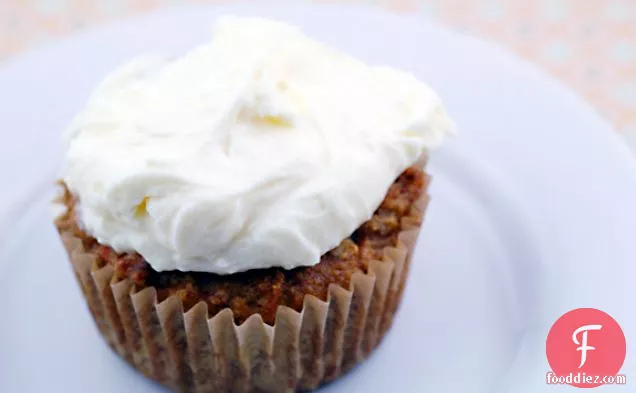 Carrot Cake Cupcakes With Creamy Cream Cheese Frosting