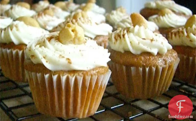 Carrot Cake Mini Cupcakes With Cream Cheese Frosting