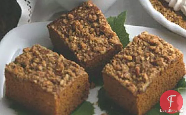कद्दू-जिंजरब्रेड स्ट्रेसेल केक