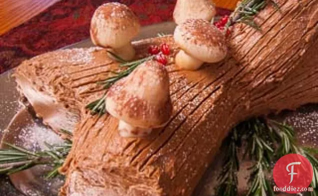 The Daring Bakers Make Buche de Noel (Yule Log Cake)