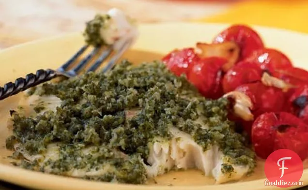 पार्गो कॉन साल्सा डे पेरेजिल (अजमोद सॉस में स्नैपर)