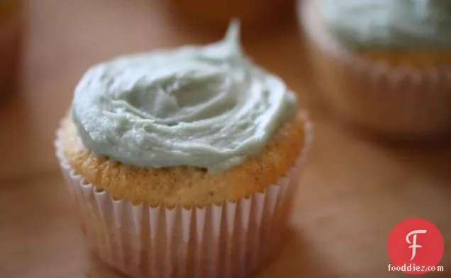 Cupcakes With Buttercream Frosting
