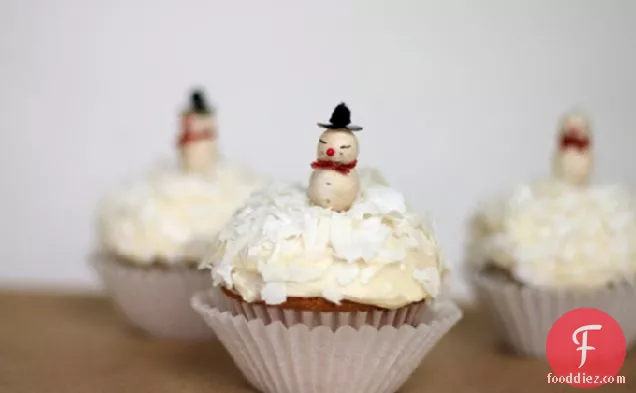 Snow-topped Holiday Cupcake Recipe