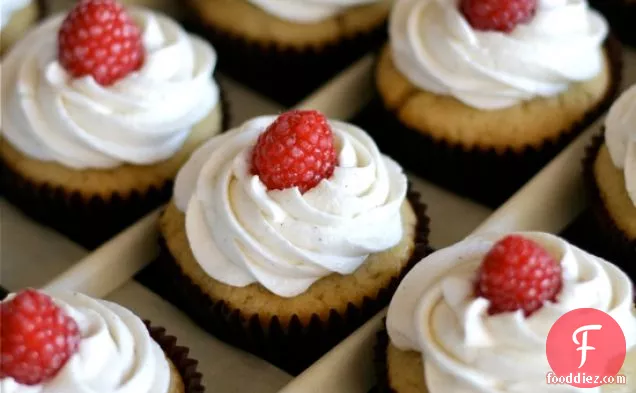 Vegan Vanilla Cupcakes