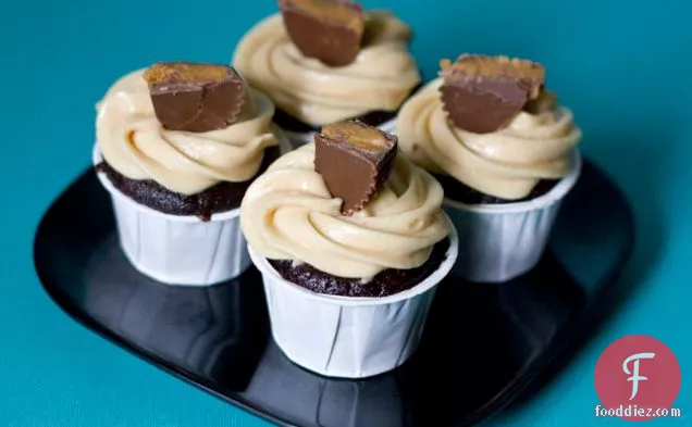 Mini Chocolate Cupcakes With Peanut Butter Frosting