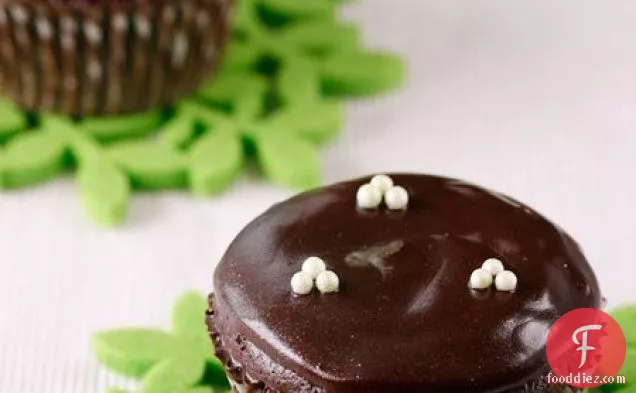Chocolate Cupcakes with Mint Cream