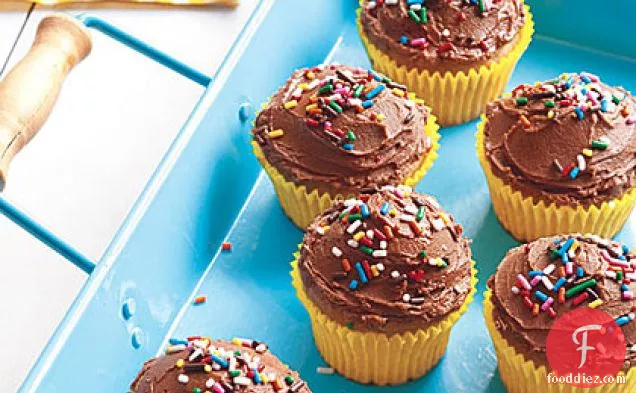 Banana Cupcakes with Chocolate Frosting