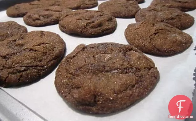 मार्था की चबाने वाली चॉकलेट जिंजरब्रेड कुकीज़