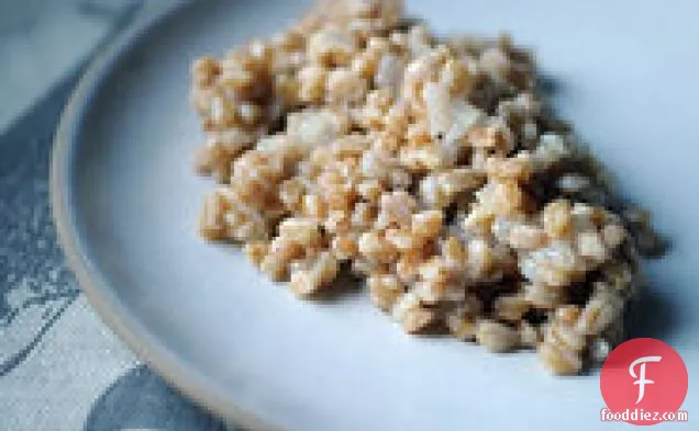 नारियल करी सॉस के साथ ग्रील्ड स्वोर्डफ़िश