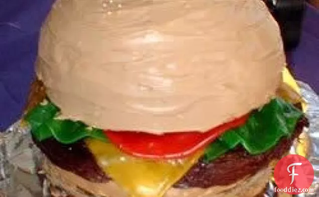 बेकन चीज़बर्गर केक