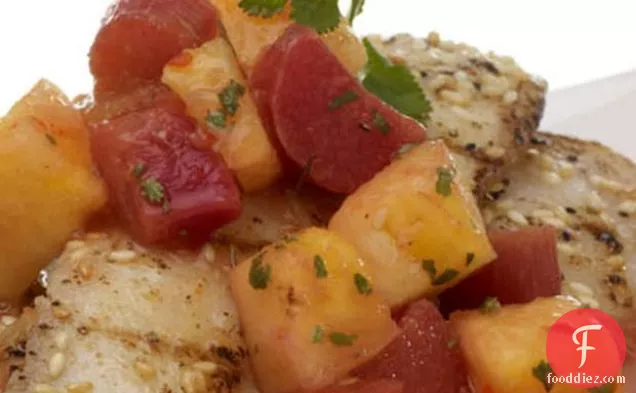 गिंगर्ड रबर्ब सॉस के साथ गर्म और खट्टा तिलपिया