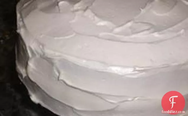 सफेद बादाम शादी के केक