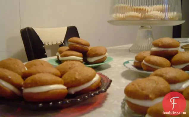 Pumpkin Whoopie Pies With Maple Cream Cheese Filling