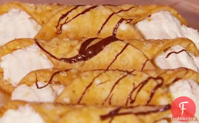Cannoli with Chocolate Drizzle