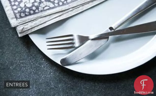 इमली चमकता हुआ स्वोर्डफ़िश चूने, सीताफल और इमली की चटनी के साथ