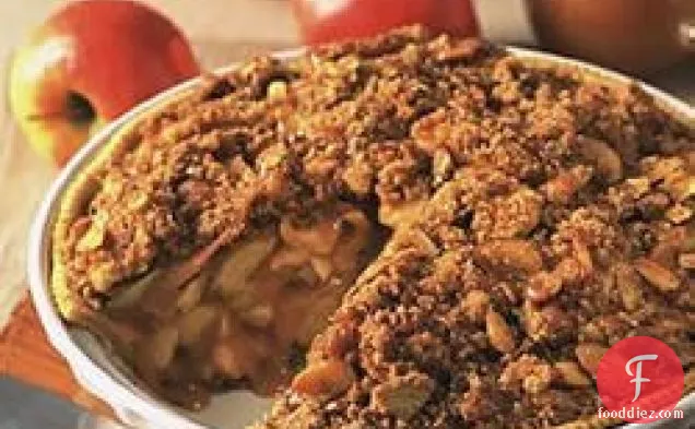 Caramel Cream Apple Crunch Pie
