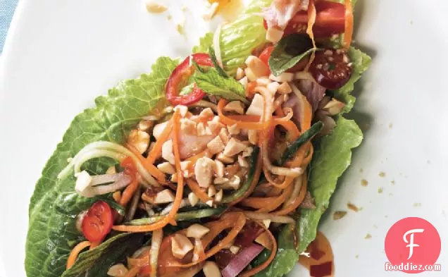 स्मोक्ड ट्राउट के साथ लेट्यूस रैप्स