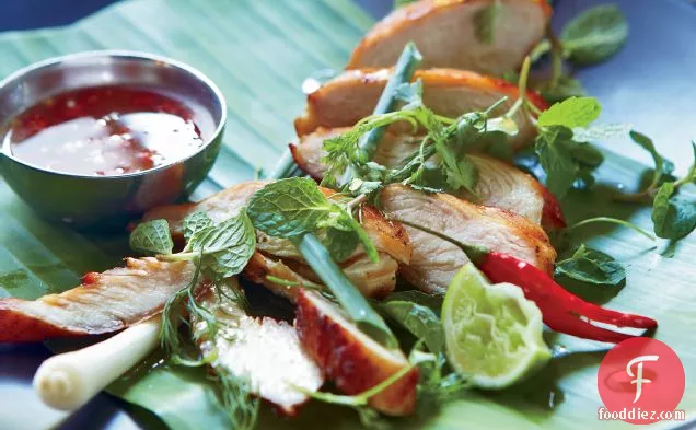 लेमनग्रास-शहद की सूई की चटनी के साथ सीताफल चिकन