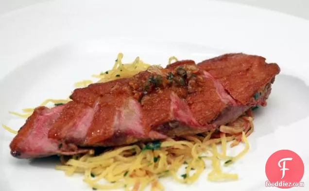 हर्ब पोम्स फ्राइट्स के साथ डक ल ' ऑरेंज