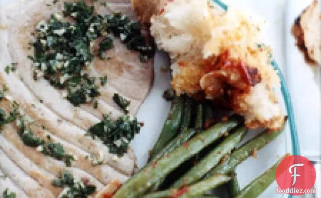 टूना टकसाल सॉस के साथ स्टेक