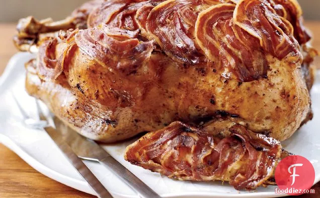 पैनकेटा-लपेटा भुना हुआ टर्की