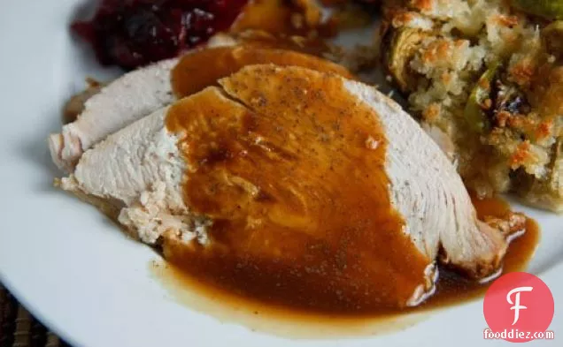 मेपल और चिपोटल भुना हुआ टर्की स्तन