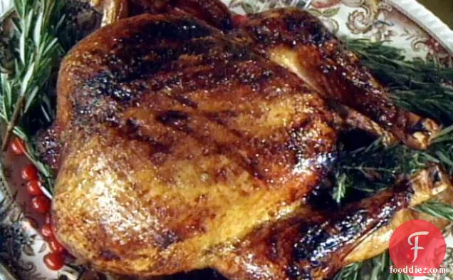 अनार-काली मिर्च शीशे का आवरण के साथ ग्रील्ड टर्की