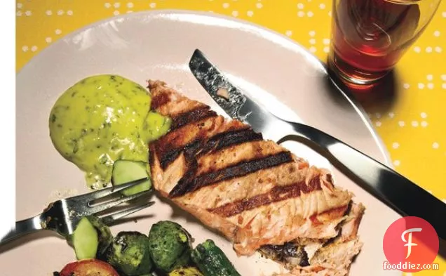 तुलसी एओली के साथ ग्रील्ड सामन