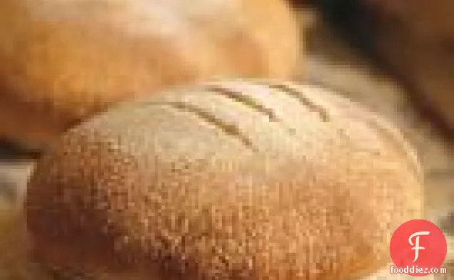 परमेसन-काली मिर्च नो-नीड ब्रेड