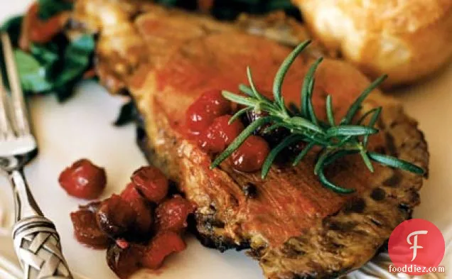 पेपरकॉर्न-क्रस्टेड स्टैंडिंग रिब रोस्ट