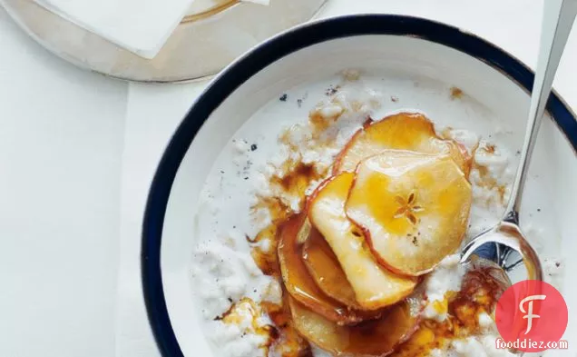 Vanilla Porridge With Honeyed Apples