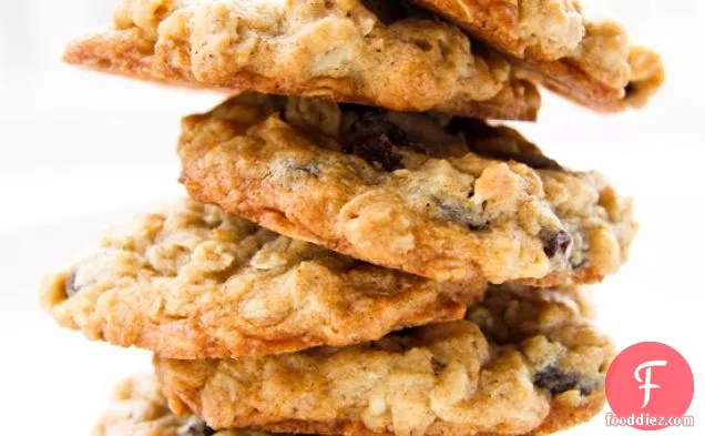 Spicy Oatmeal Raisin Cookies