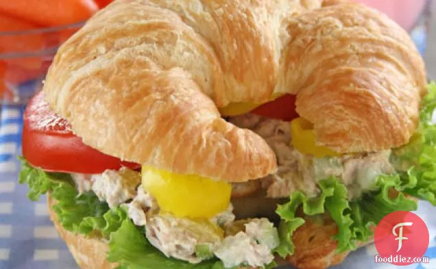 सबसे अच्छा टूना मछली सलाद सैंडविच
