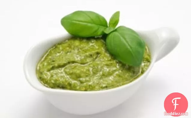 धनिया-अखरोट पेस्टो