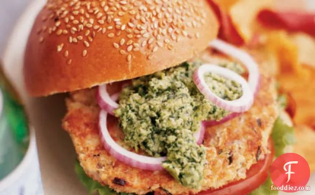 वसाबी सैल्मन बर्गर एडामे के साथ-सीलेंट्रो पेस्टो