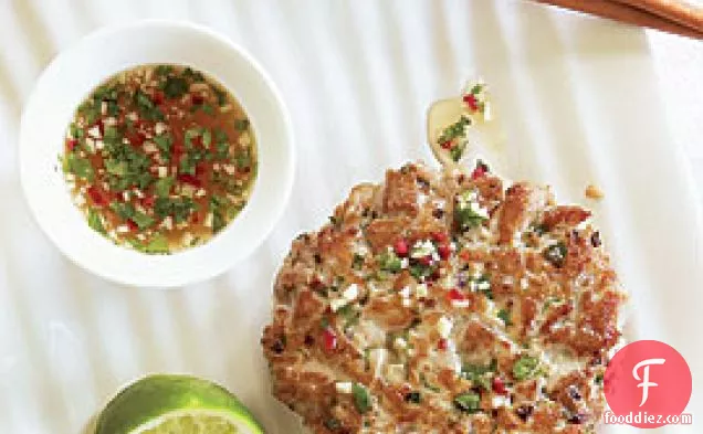 अदरक और सीताफल के साथ ताजा टूना बर्गर