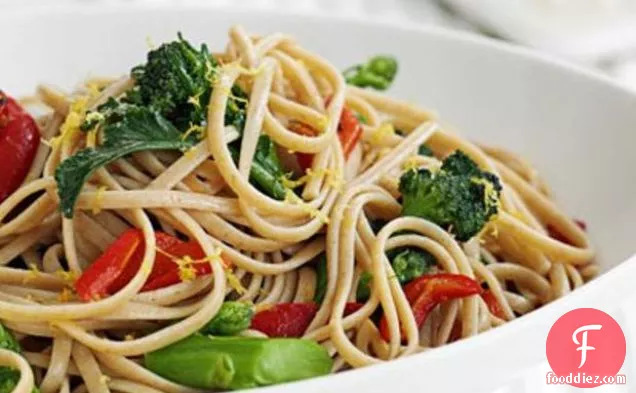 Linguine With Broccoli & Roasted Peppers