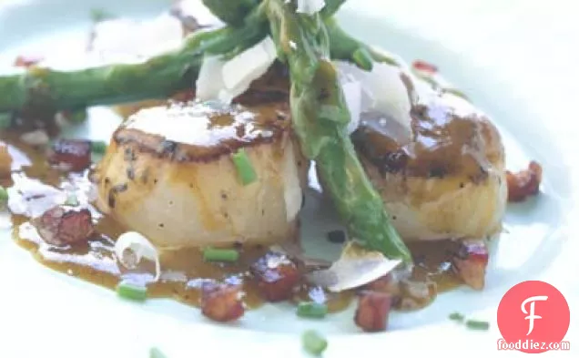 Pan-seared Scallops with Asparagus and Pancetta