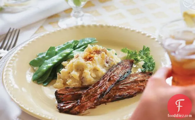 दादी का टेक्सास बारबेक्यू किया गया ब्रिस्केट