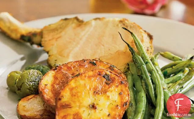 Mini Pork Rack with Roasted Potatoes and Green Beans