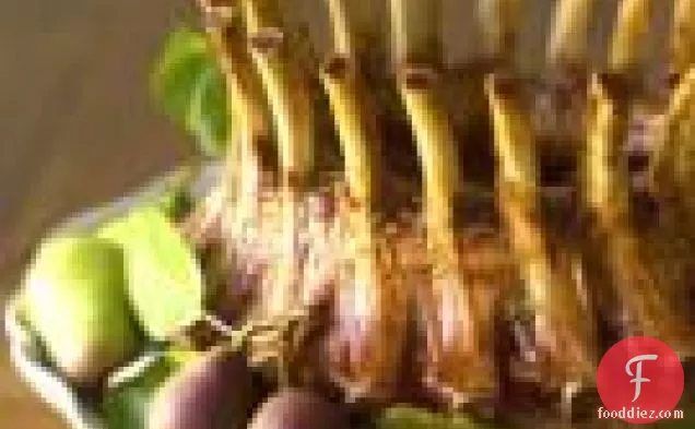 मेंहदी के साथ पोर्क का क्राउन रोस्ट