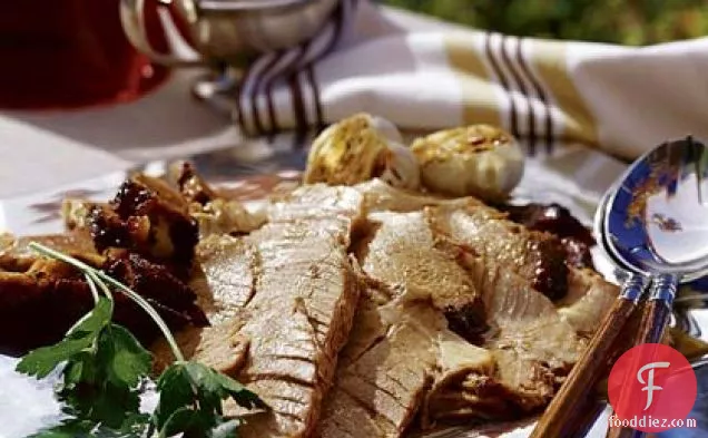 धीमी गति से भुना हुआ पोर्क कंधे