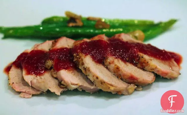 बेर बारबेक्यू सॉस के साथ पोर्क टेंडरलॉइन